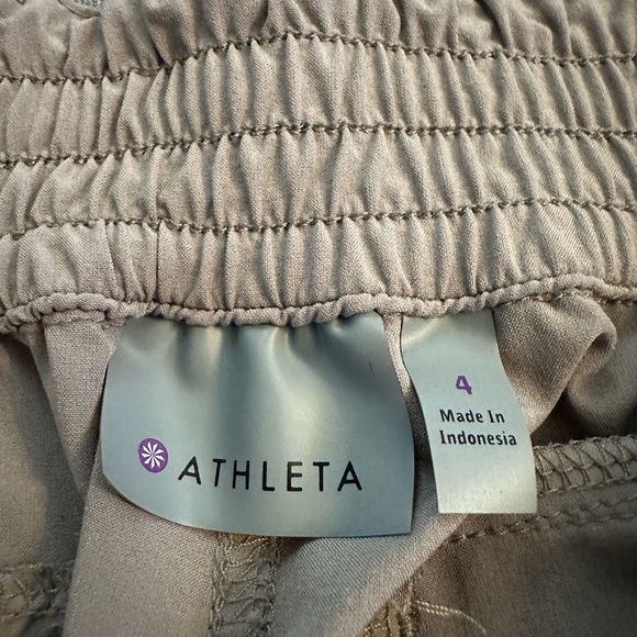 Athleta Women’s cargo leggings, size 4 - Picture 5 of 6